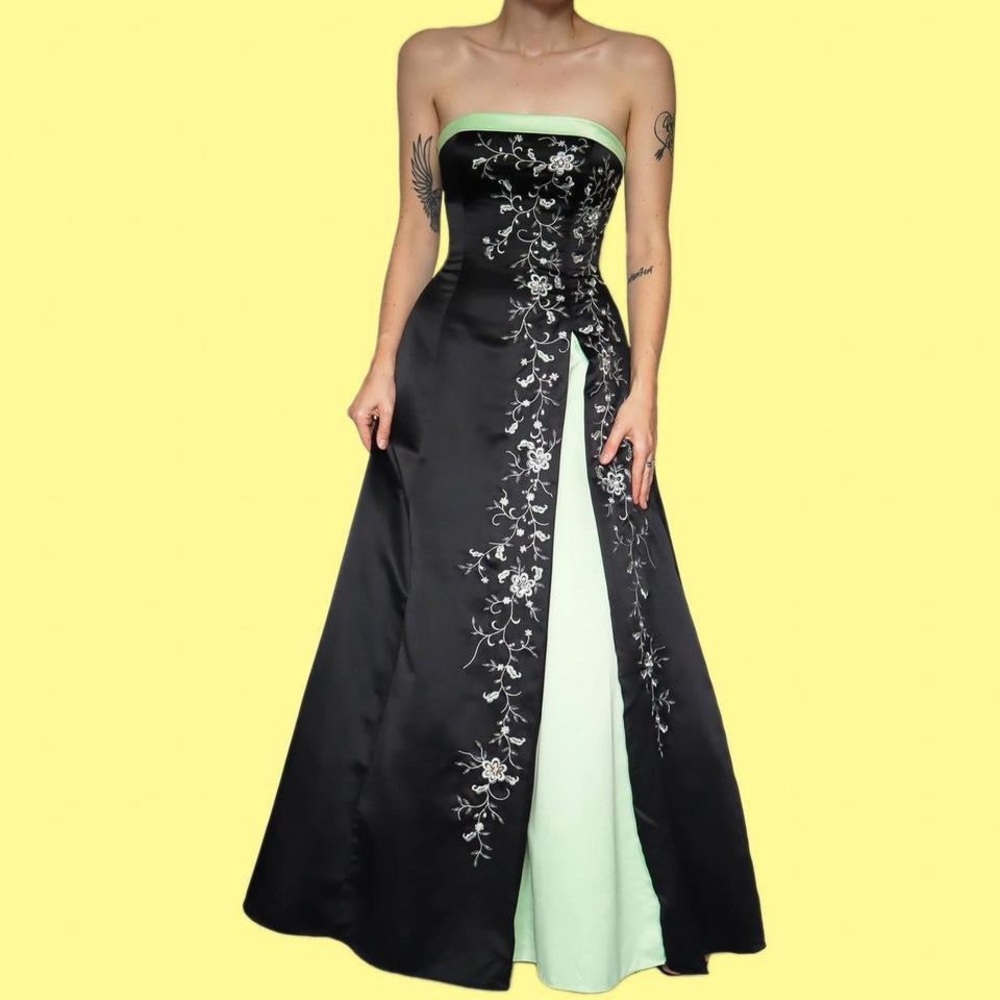 Morgan & Co. Strapless Formal Gown Black Green Embroidered Dress Size 5/6